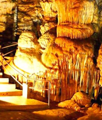 Dia Nacional do Turismo sugestões de passeios vão de montanhas a cavernas