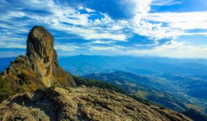 Dia Nacional do Turismo sugestões de passeios vão de montanhas a cavernas