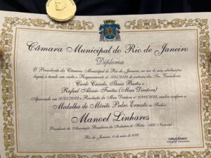 Manoel Linhares, presidente da ABIH Nacional, recebe o título de cidadão fluminense e a Medalha de Mérito Pedro Ernesto no Rio de Janeiro
