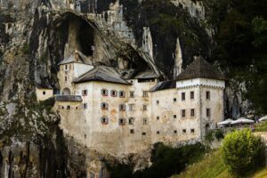 Os castelos mais assombrados da Europa e seus famosos fantasmas