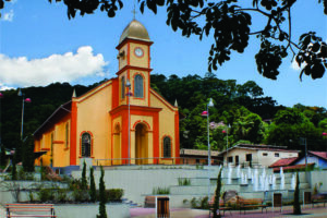 Hospedagem durante a semana em Santo Antônio do Pinhal tem cortesia de jantar para casal