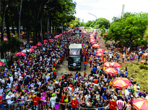 Galo da Madrugada fecha a terça de Carnaval com multidão na região do Ibirapuera