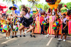 Galo da Madrugada fecha a terça de Carnaval com multidão na região do Ibirapuera