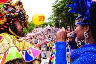 Galo da Madrugada fecha a terça de Carnaval com multidão na região do Ibirapuera