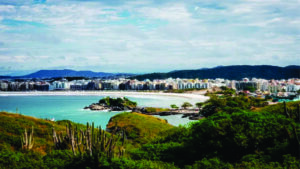 Cabo Frio, maior cidade da Região dos Lagos, é perfeita para curtir o final do verão