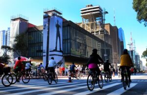 Top Center Shopping realiza tours pela Avenida Paulista gratuitos aos domingos