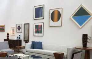 Loja de móveis na Alameda Gabriel transforma o showroom em galeria de arte