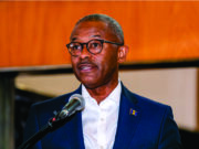 Ministro do Turismo de Barbados explica estratégia da sua gestão