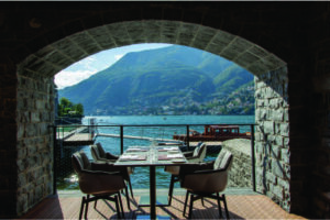 Alto Verão Europeu Lago di Como convida a mergulhos e passeios de barco por seus vilarejos pitorescos
