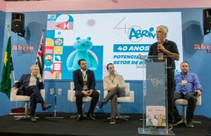 UBRAFE e autoridades da Prefeitura de São Paulo promulgam a Lei de Tipologia e Classificação de Eventos durante a Feira ABRIN