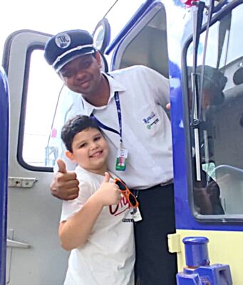 O primeiro passeio de trem do Théo