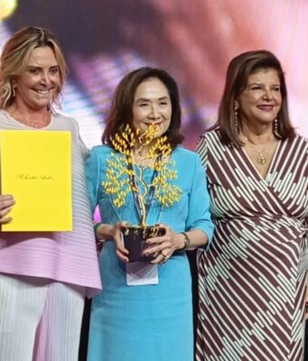 Chieko Aoki é homenageada no 5º Encontro Liberdade para Empreender Chieko Aoki é homenageada no 5º Encontro Liberdade para Empreender