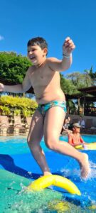 Théo descobre que a Areia que Canta