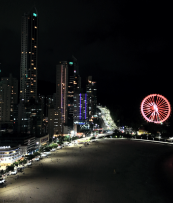 Ano Novo Chinês é celebrado em Balneário Camboriú com show de luzes na FG Big Wheel