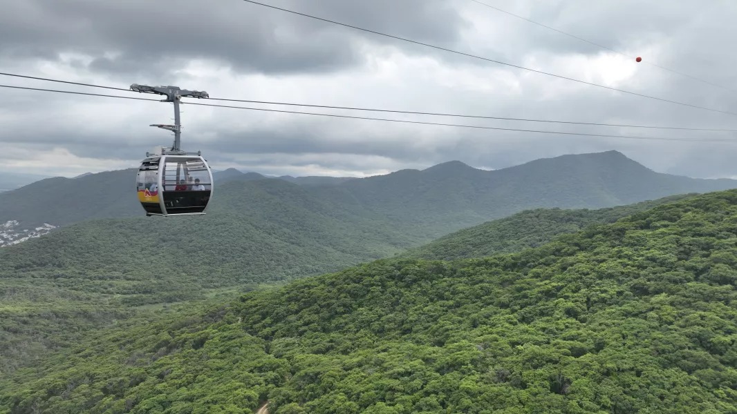 Cidade de Salta e seus arredores vistos do teleférico