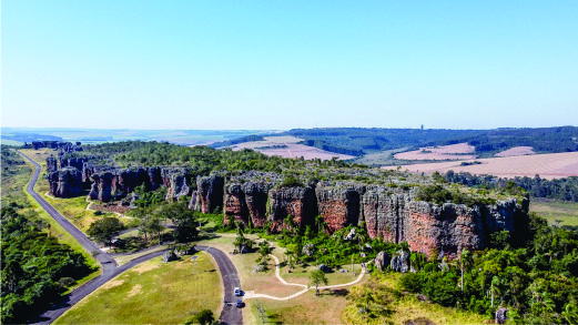 Parque Estadual de Vila Velha é opção de lazer nas estações frias, com atrações e estrutura para toda a família