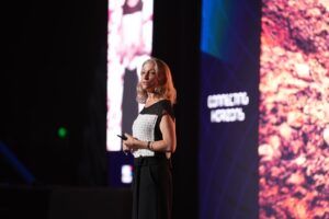 MarketHub Américas 2025 Céline Cousteau emociona plateia ao defender reconexão entre humanos e natureza