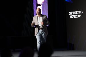 MarketHub Américas 2025 Sofoklis Limniotis destaca o impacto das finanças embutidas no turismo global