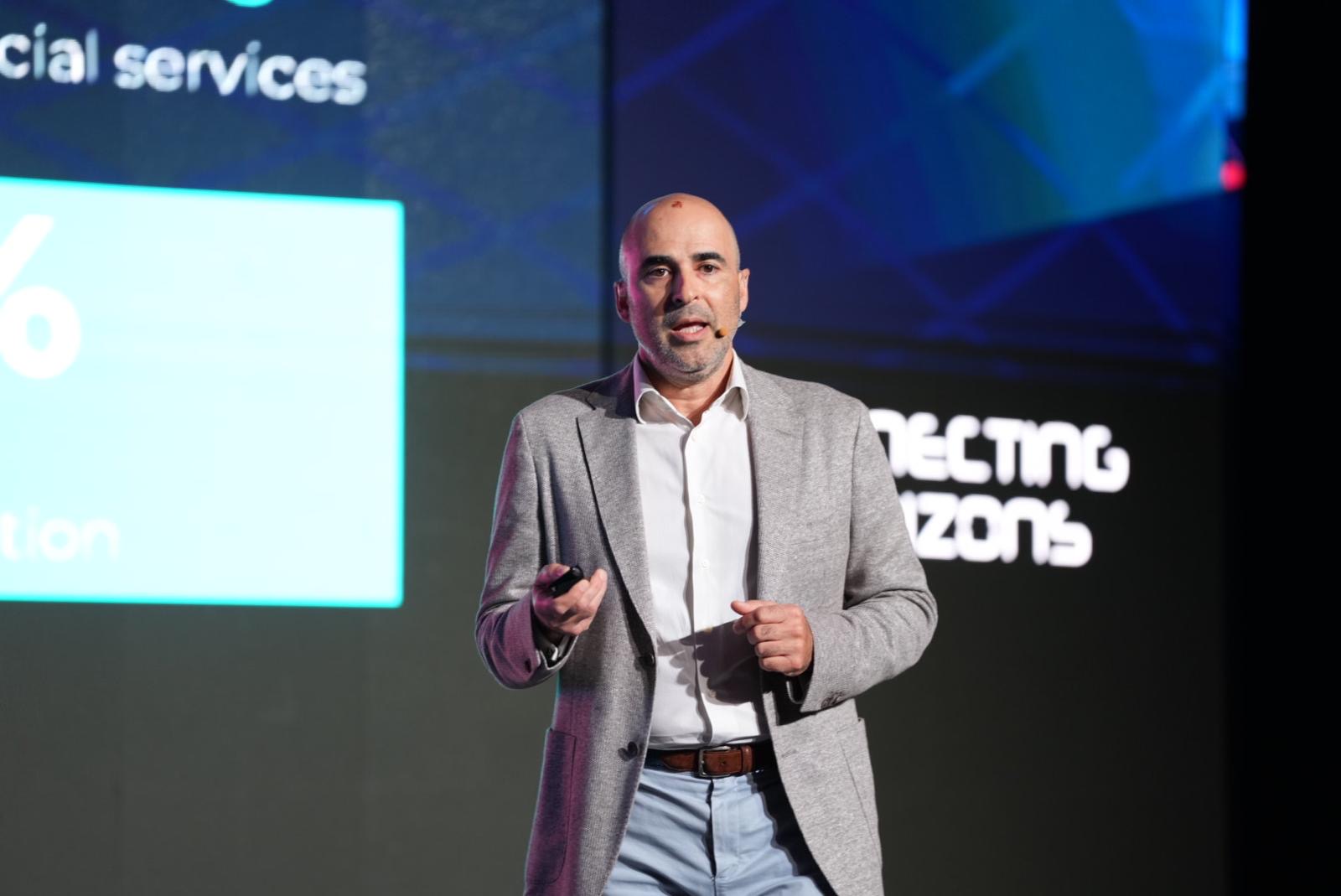 MarketHub Américas 2025 Sofoklis Limniotis destaca o impacto das finanças embutidas no turismo global