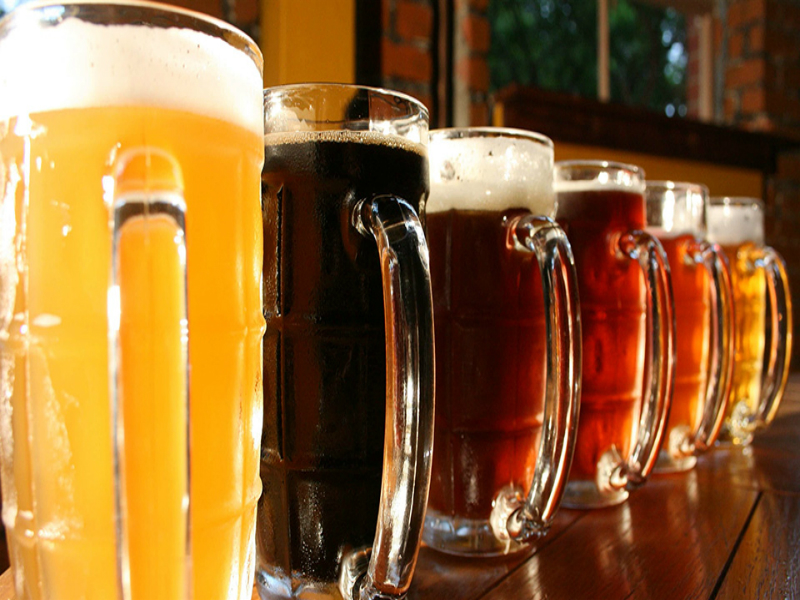 7 bares pelo Brasil que oferecem chope direto da fábrica