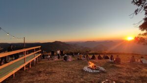Taças entre montanhas enoturismo é destaque na região de Campos do Jordão