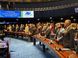 ABIH Nacional é homenageada no Senado Federal pelos seus 89 anos de contribuição à hotelaria brasileira, em sessão solene com mais de 200 participantes