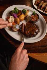 Martín Pedraza, Villegas Resto & Grill e o sabor inconfundível das carnes argentinas