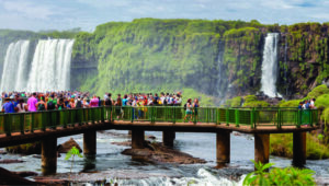 Parque Nacional do Iguaçu bate recorde e registra maior número de visitantes em agosto de toda a história