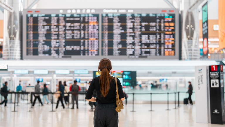 Viagens de avião crescem no Brasil e já representam 14,7% do total em 2024, segundo PNAD