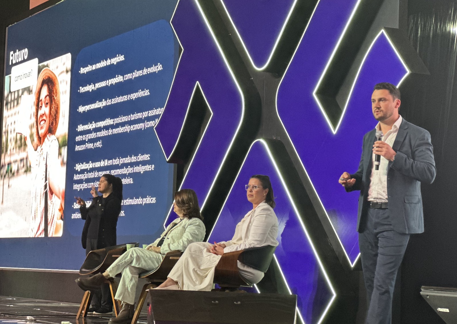 Inteligência de dados, tecnologia e personalização democratizam o acesso a viagens, segundo a Abrastur