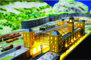 MiniLand, em Campos do Jordão, reúne 40 mil peças em um trabalho que une gerações