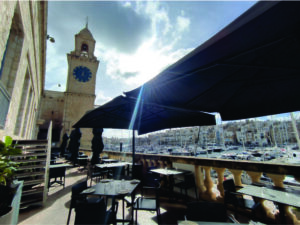 Don Berto, do chef Bishio Samir, em Vittoriosa Birgu, une barcos, mar e céu aberto à alta gastronomia maltesa