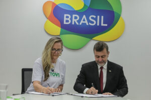 Embratur e Associação TOVS firmam acordo histórico para impulsionar turismo de observação de vida silvestre no cenário internacional