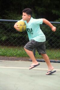 Théo não parou um minuto nesse destino