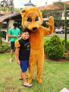 Théo não parou um minuto nesse destino