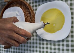 Charles Bugeja, fundador do Ta’Xmun Olive Grove, revela como o azeite maltês une natureza, ciência e experiência sensorial