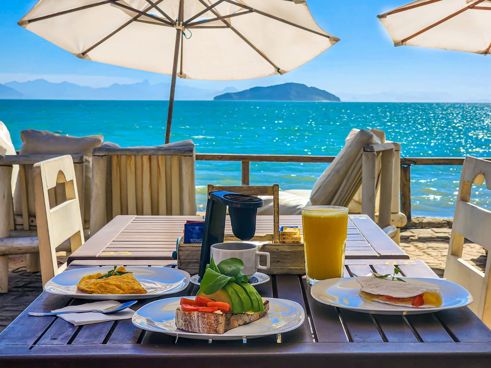 Lugares à beira-mar em Búzios para curtir a praia com crianças e boa estrutura