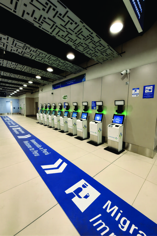 Peru estabelece novo padrão latino-americano com controle automatizado de fronteiras no aeroporto de Lima