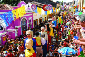 Carnaval deve movimentar R$ 18,6 bilhões em todo o Brasil e 65 milhões de foliões nas ruas