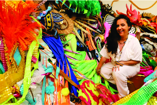 Sustenta Carnaval reaproveita materiais da festa no Rio, gera renda, mitiga emissões de CO₂ e cria uma rede que une cultura, meio ambiente e transformação social Sustenta Carnaval reaproveita materiais da festa no Rio, gera renda, mitiga emissões de CO₂ e cria uma rede que une cultura, meio ambiente e transformação social