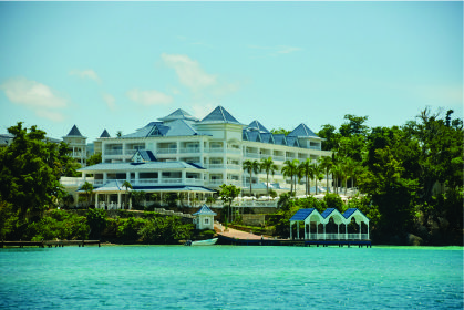 Cayo Levantado Resort transforma ilha privada no Caribe em refúgio de luxo e bem-estar