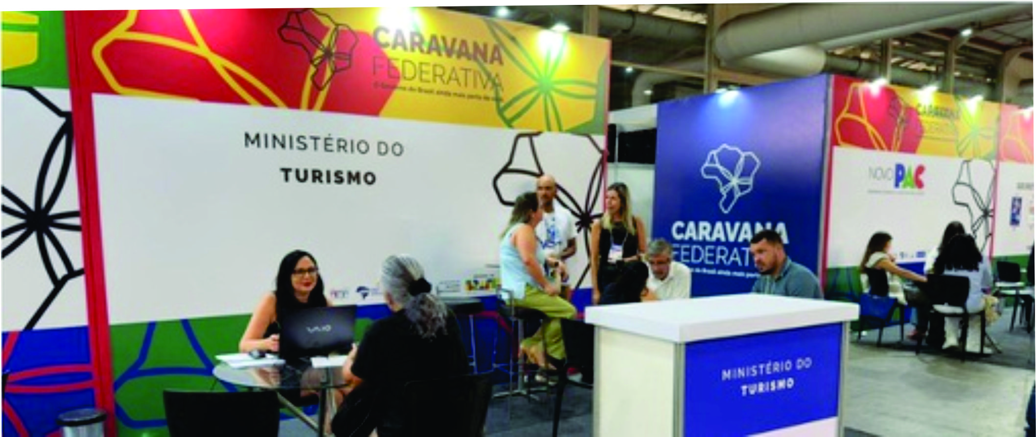 Ministério do Turismo viabiliza cerca de R$ 300 milhões em investimentos turísticos durante Caravana Federativa em Maceió (AL)