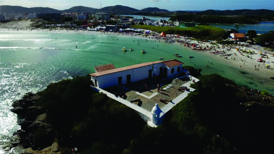 Cabo Frio une belas praias e atrações históricas
