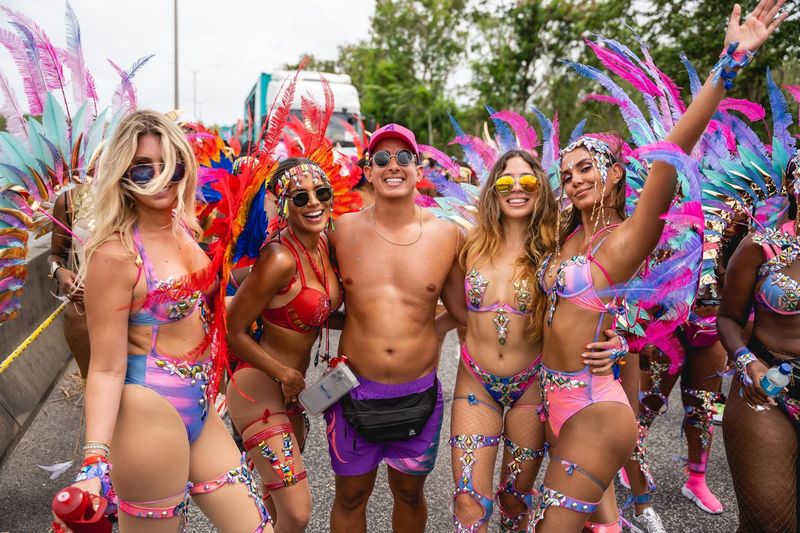 Crop Over, o carnaval de Barbados, reúne música, arte e gastronomia