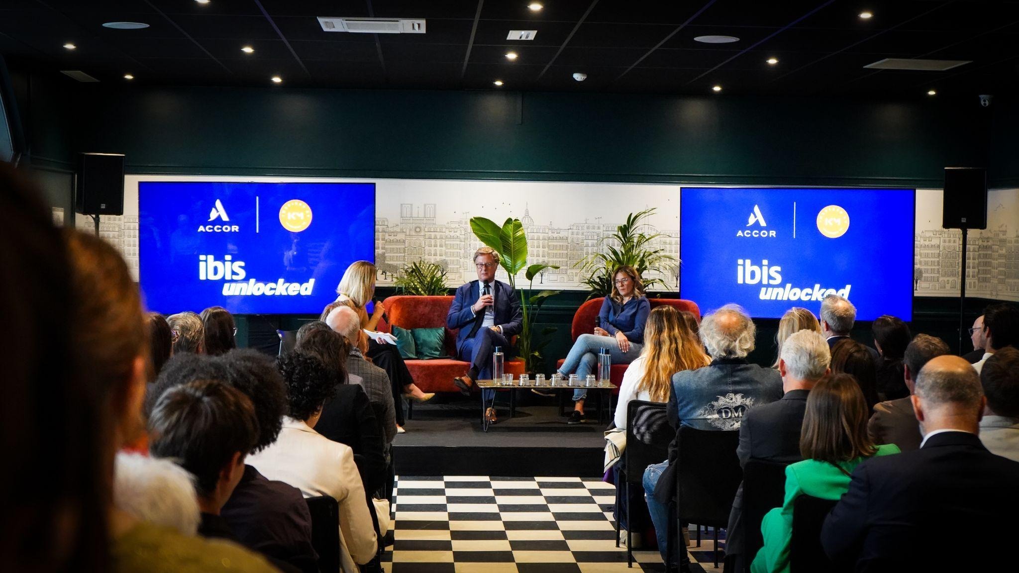 A Accor e a Inspired By KM lançam o programa "ibis unlocked" para apoiar jovens distantes do mercado de trabalho