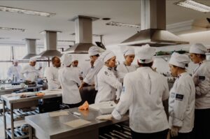 Centro Europeu criatividade, desenvolvimento humano e tecnologia na formação profissional