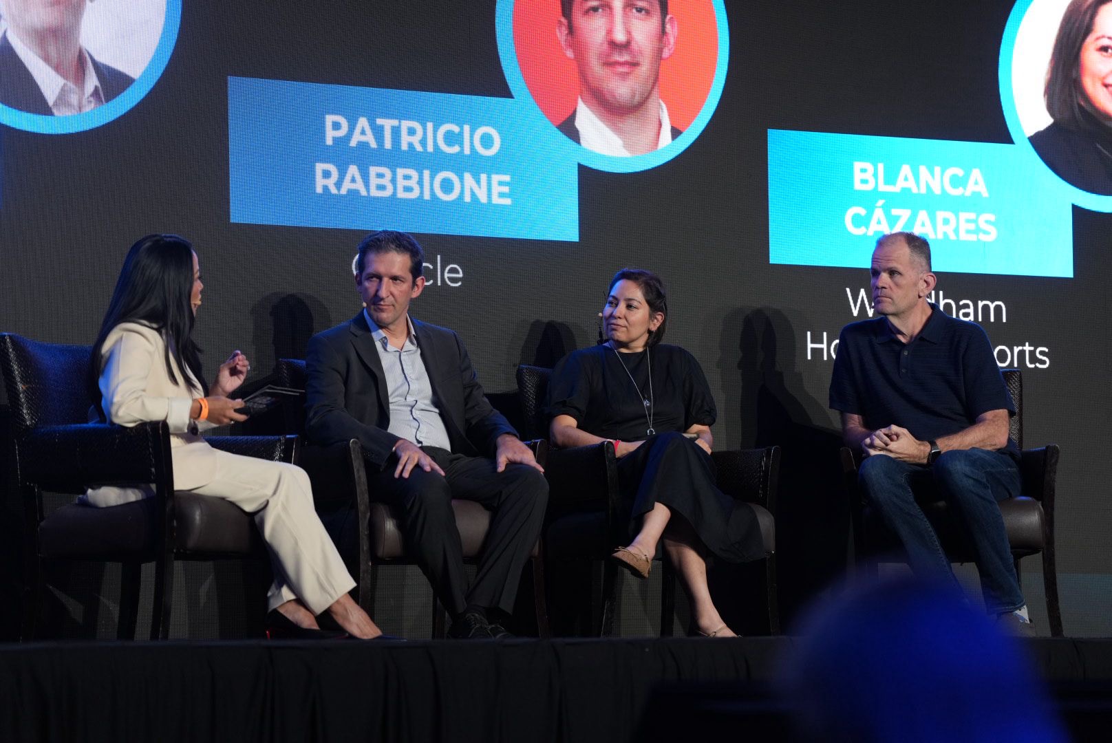 MarketHub painel com Oracle, Sabre e Wyndham expõe os riscos que o turismo não pode mais ignorar