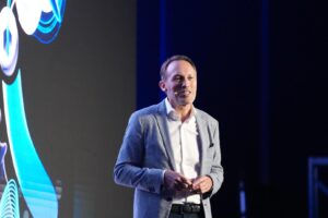 Nicolas Huss, da HBX Group, defende adaptação e colaboração como resposta à volatilidade no turismo