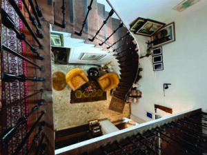 Personal chef Fabrizio Naturalli lança site em coquetel realizado em antiquário paulistano
