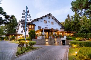 Ritta Höppner, na Serra Gaúcha, é reconhecido no pódio da hotelaria da América do Sul e do Brasil